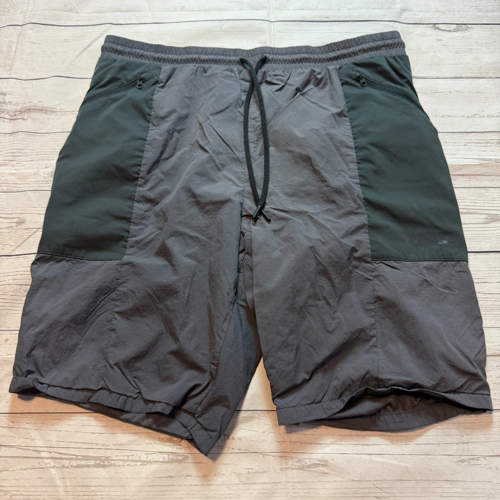 Oakley Board Shorts Swim Trunks Lace Up‎ Black and Gray Men's Size Medium